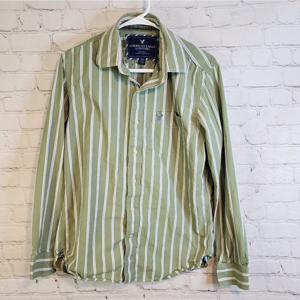Men's American Eagle longsleeve button-down shirt, size Medium
